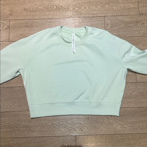 NEW lululemon athletica Softstreme Crew Neck Sweater in Mint - Picture 3 of 4